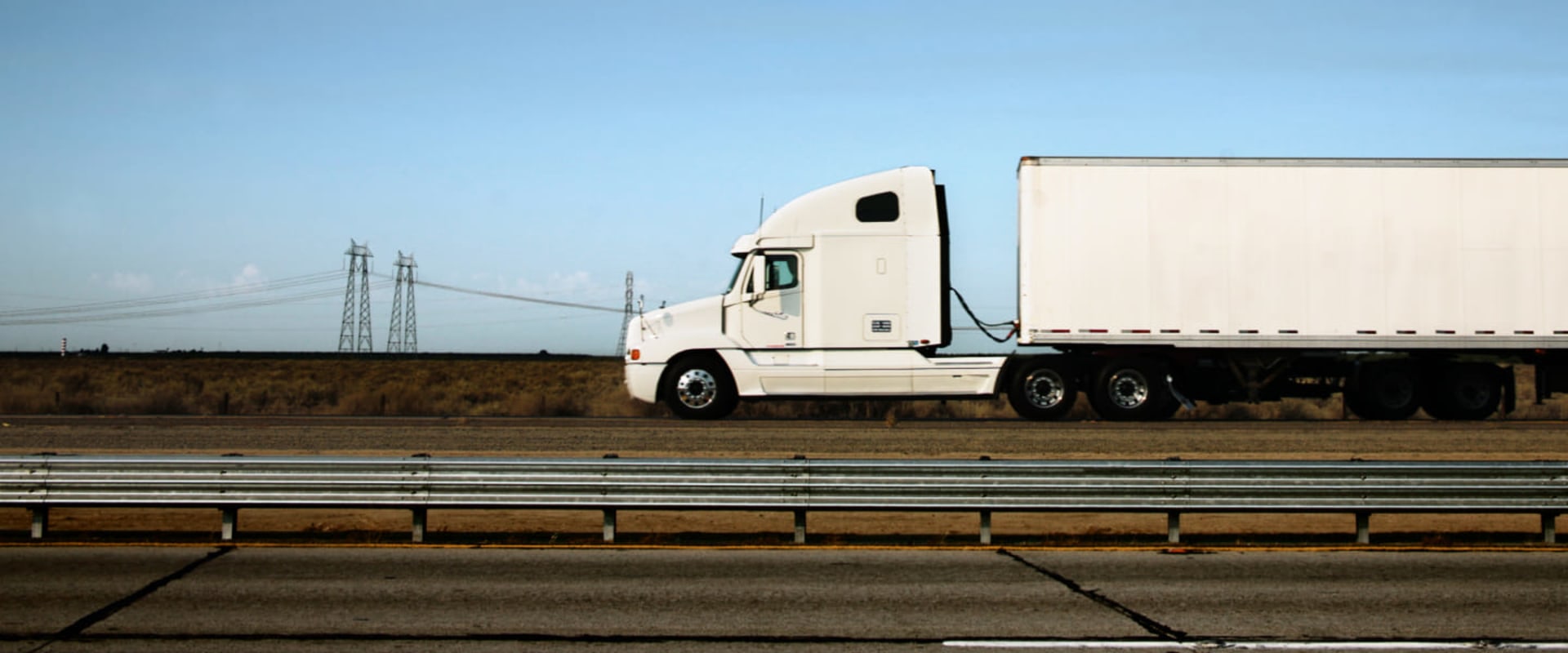 What is the difference between a dry van and a reefer?